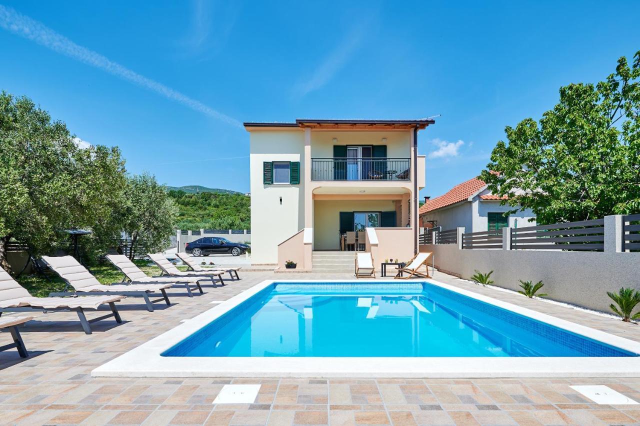 Villa Lilly Kaštel Novi Exterior foto