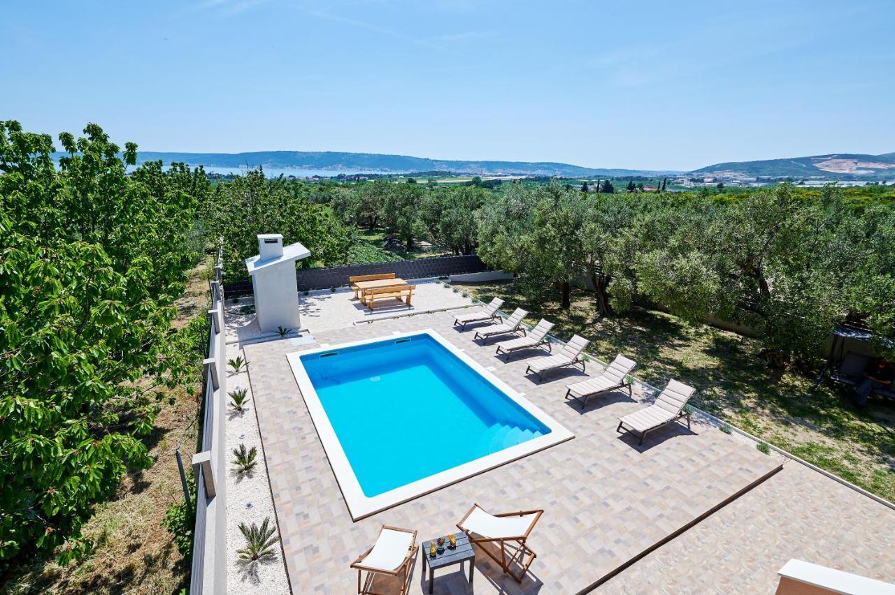 Villa Lilly Kaštel Novi Exterior foto